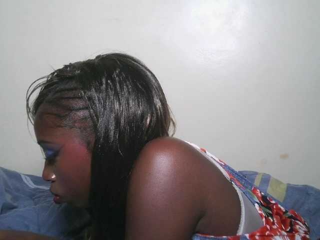 Sexxytrinityy live cam on BongaCams