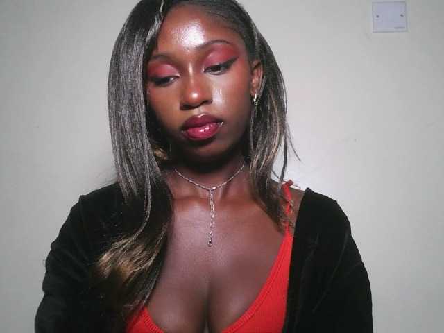 Sexxytrinityy live cam on BongaCams