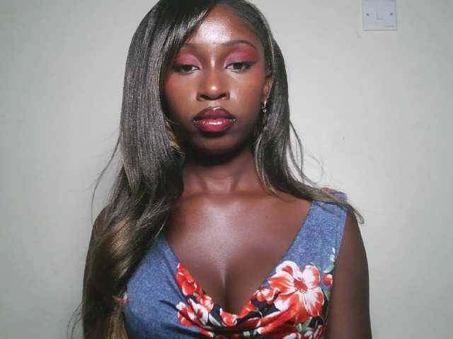 Sexxytrinityy live cam on BongaCams