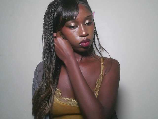 Sexxytrinityy live cam on BongaCams