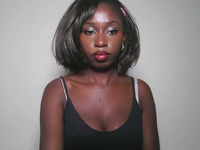 Sexxytrinityy live cam on BongaCams