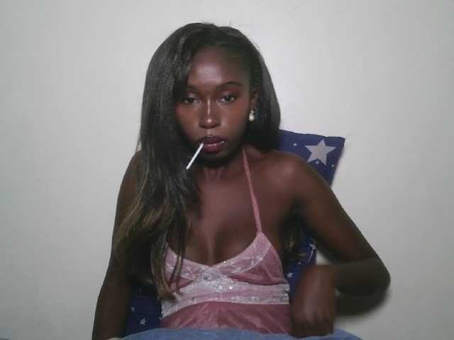 Sexxytrinityy live cam on BongaCams