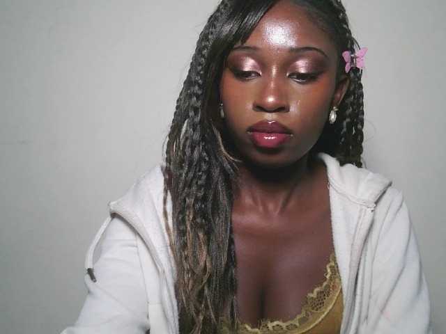 Sexxytrinityy live cam on BongaCams