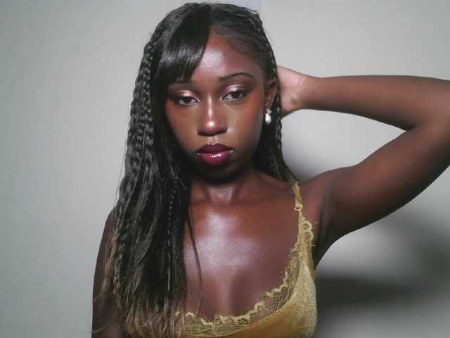 Sexxytrinityy live cam on BongaCams
