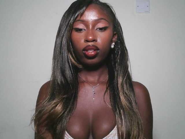 Sexxytrinityy live cam on BongaCams