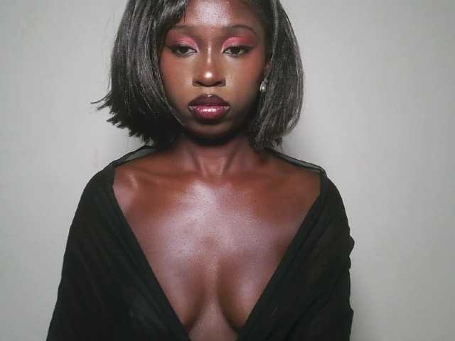 Sexxytrinityy live cam on BongaCams