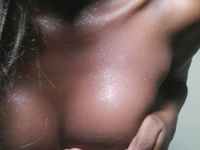 Sexxytrinityy live cam on BongaCams