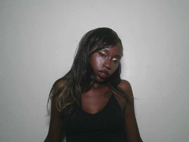 Sexxytrinityy live cam on BongaCams