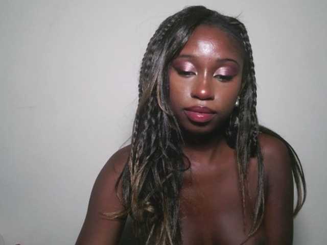 Sexxytrinityy live cam on BongaCams