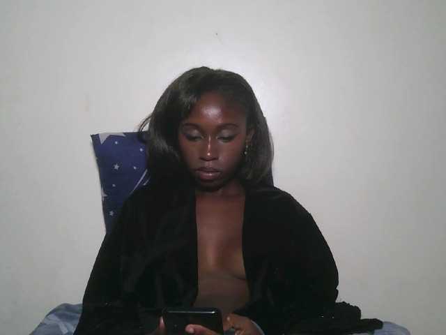 Sexxytrinityy live cam on BongaCams