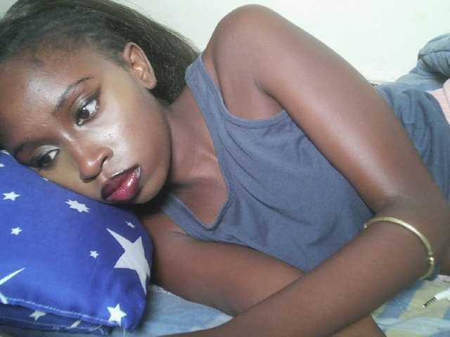 Sexxytrinityy live cam on UnifiedCams