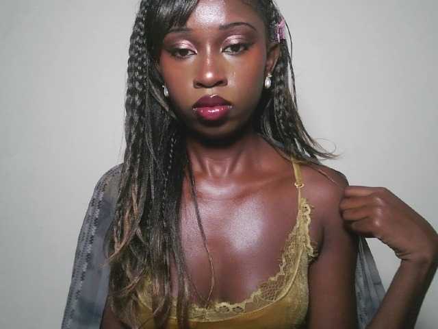 Sexxytrinityy live cam on BongaCams