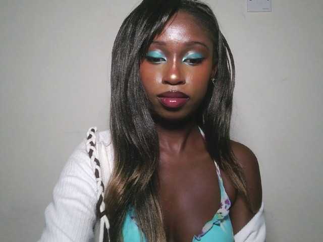 Sexxytrinityy live cam on BongaCams