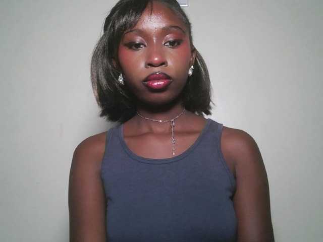 Sexxytrinityy live cam on BongaCams
