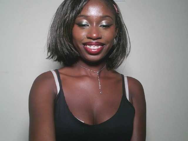 Sexxytrinityy live cam on BongaCams