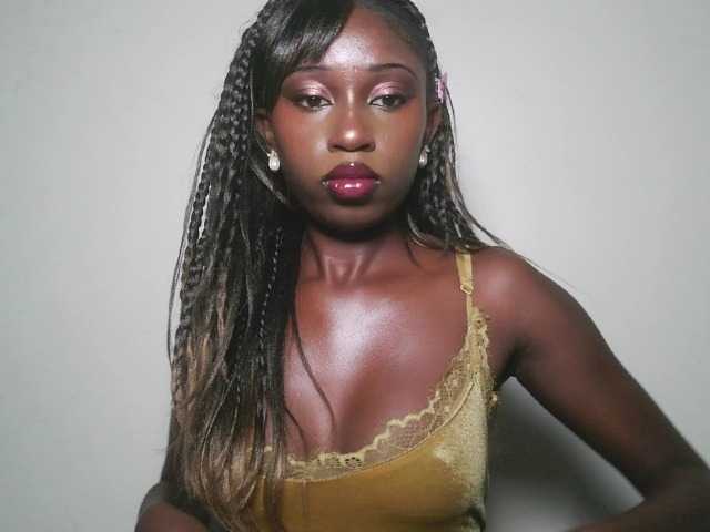 Sexxytrinityy live cam on BongaCams