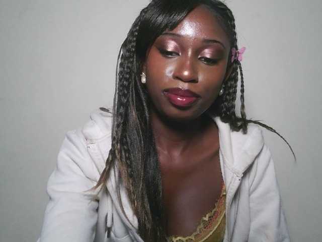 Sexxytrinityy live cam on BongaCams