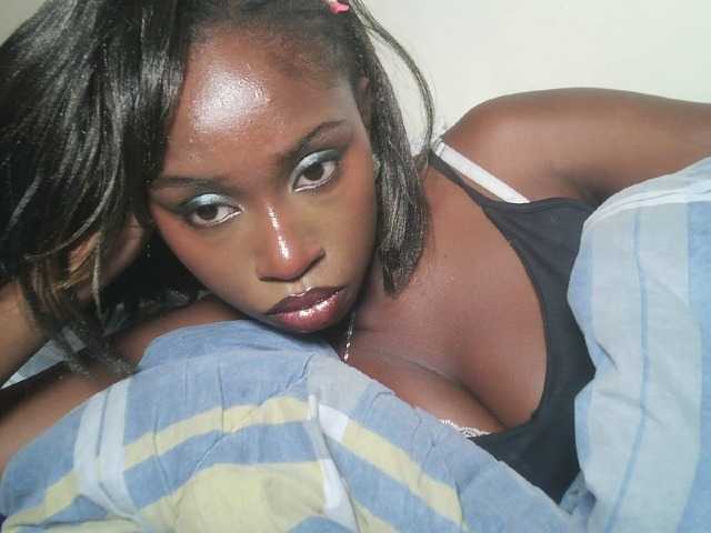 Sexxytrinityy live cam on BongaCams