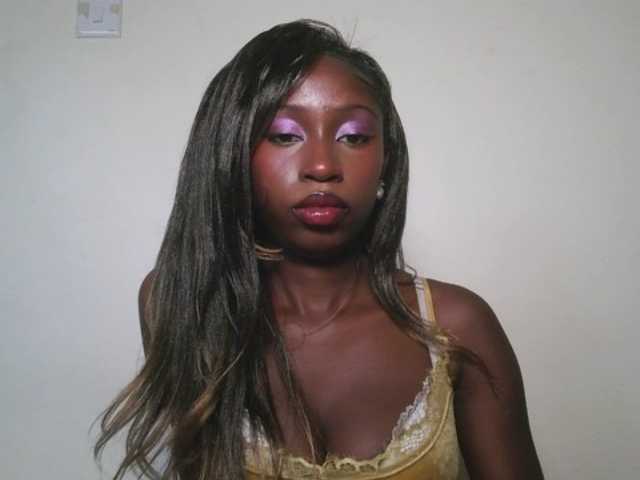 Sexxytrinityy live cam on BongaCams