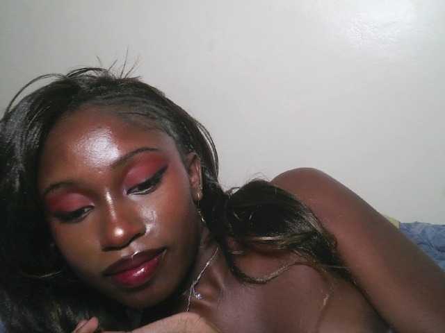 Sexxytrinityy live cam on BongaCams