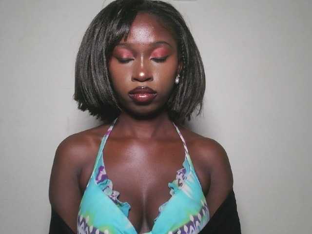 Sexxytrinityy live cam on BongaCams