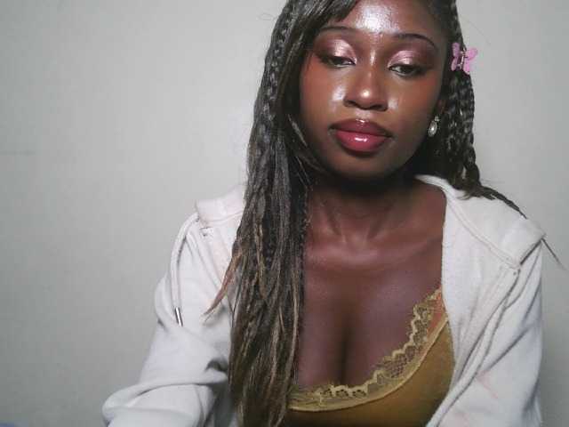Sexxytrinityy live cam on BongaCams