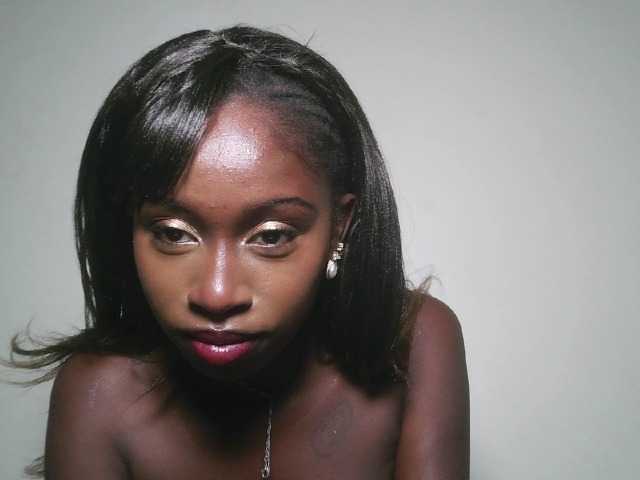 Sexxytrinityy live cam on BongaCams