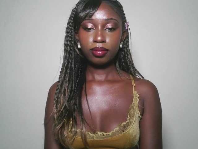 Sexxytrinityy live cam on BongaCams