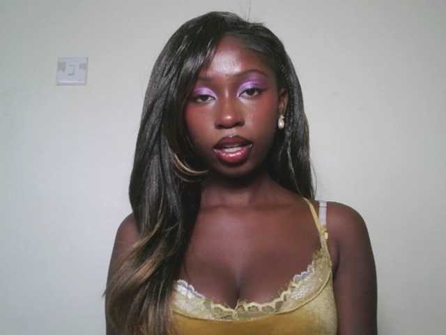 Sexxytrinityy live cam on BongaCams