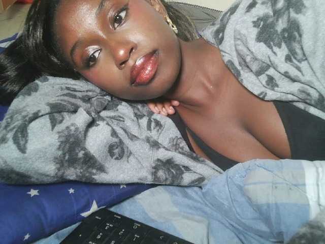 Sexxytrinityy live cam on BongaCams