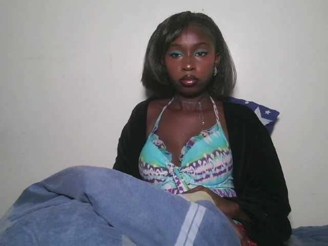 Sexxytrinityy live cam on BongaCams