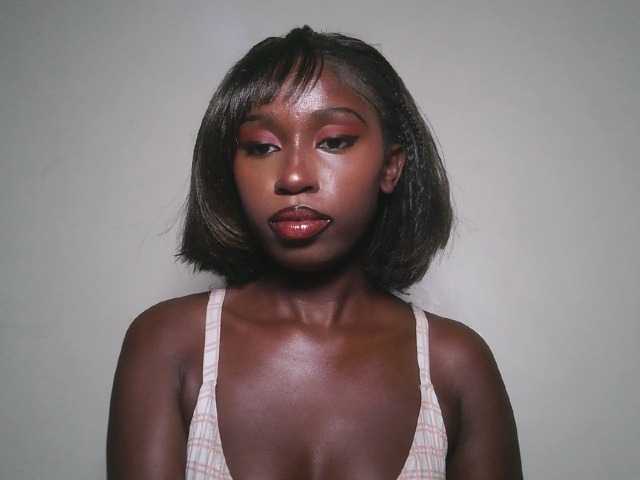 Sexxytrinityy live cam on BongaCams