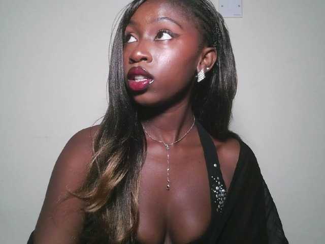 Sexxytrinityy live cam on BongaCams