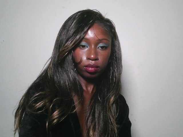 Sexxytrinityy live cam on BongaCams