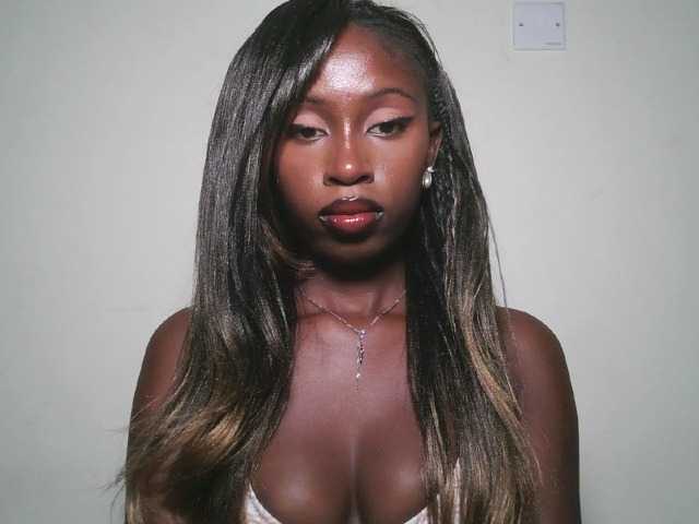Sexxytrinityy live cam on BongaCams