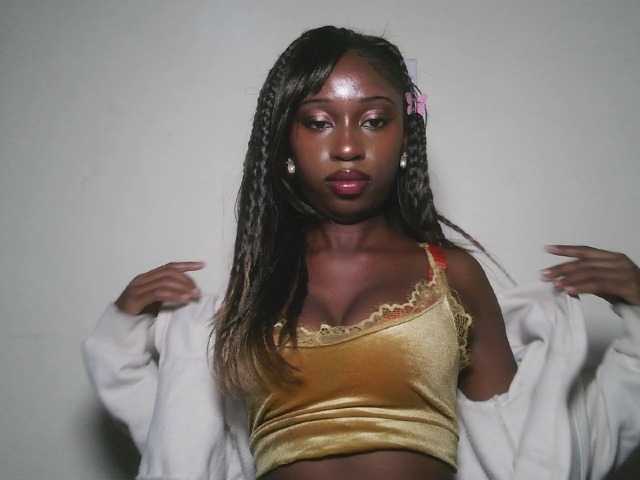 Sexxytrinityy live cam on BongaCams