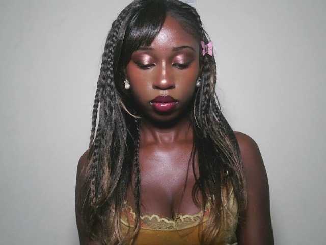 Sexxytrinityy live cam on BongaCams