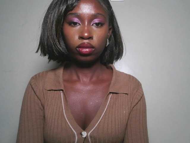 Sexxytrinityy live cam on BongaCams