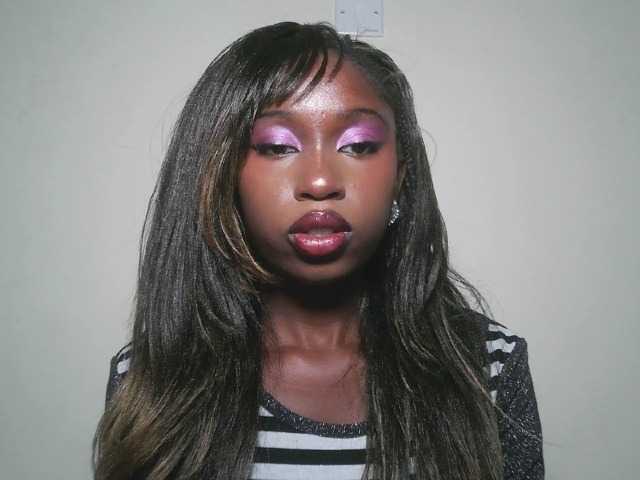 Sexxytrinityy live cam on BongaCams