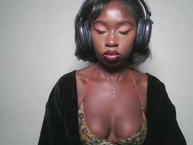 Boughie-birdy webcam