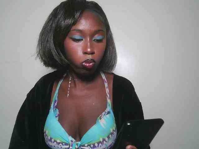 Boughie-birdy webcam
