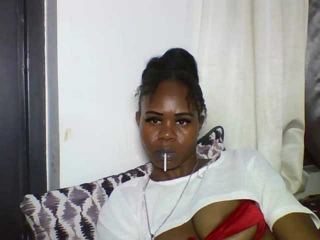 EbonyStarr's BongaCams show and profile