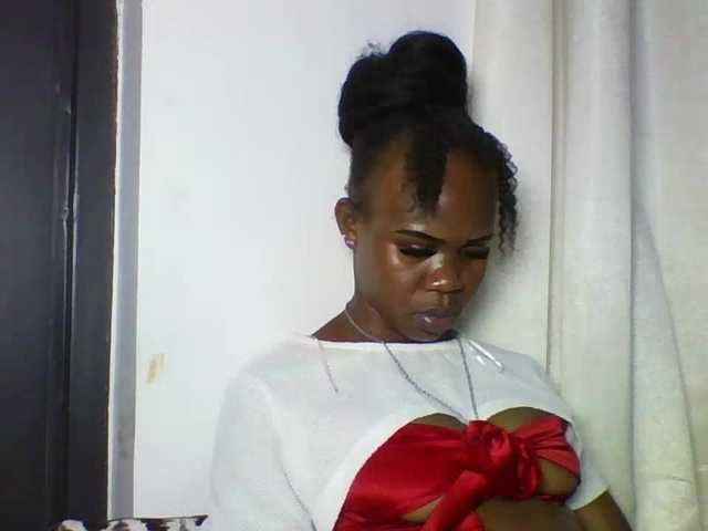 EbonyStarr's BongaCams show and profile