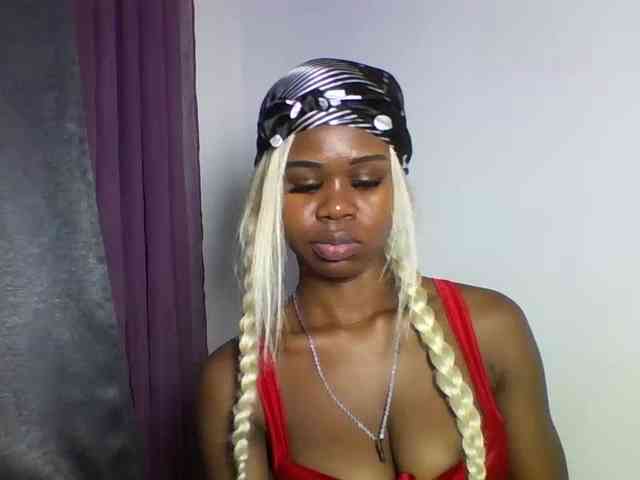 EbonyStarr webcam