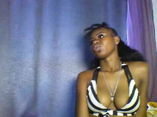 EbonyStarr webcam