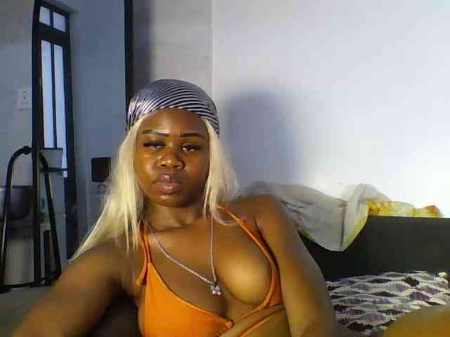 EbonyStarr webcam