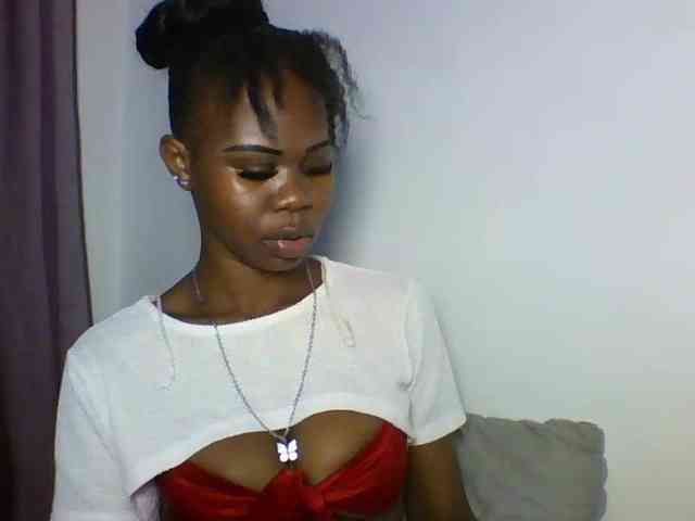 EbonyStarr webcam