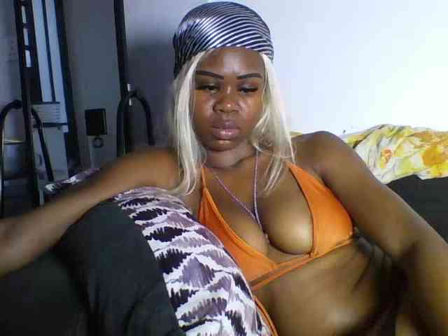 EbonyStarr webcam