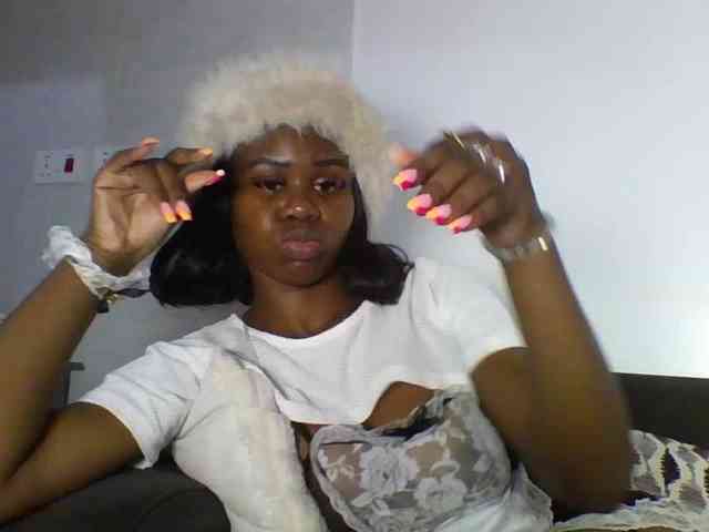 EbonyStarr webcam