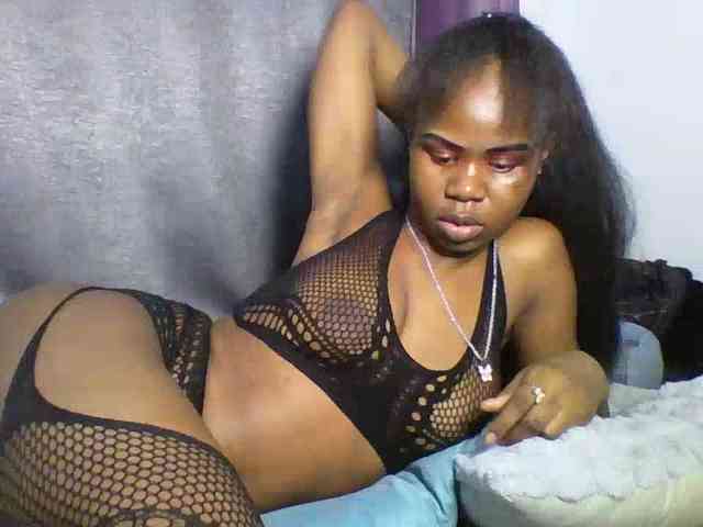 EbonyStarr webcam